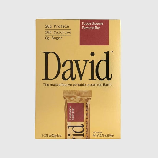 Caja con 4 barras de proteína David sabor Fudge Brownie, 28 g de proteína por barra